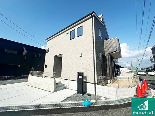 【外観】安心の10年保証!外観を美しく保ち、雨水で汚れを落とします!気になることがありましたら、お気軽にお問い合わせください!