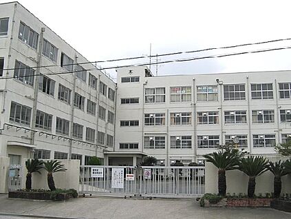 高槻市立城南中学校 徒歩400m