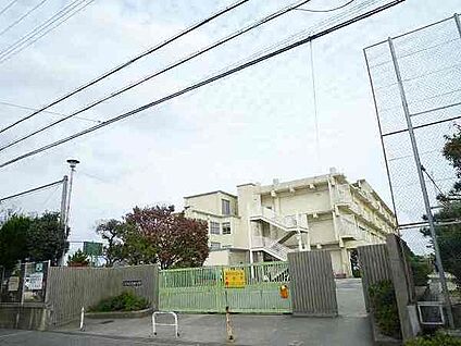 宝塚市立安倉中学校 徒歩70m