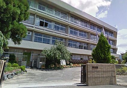 亀岡市立亀岡小学校 徒歩560m