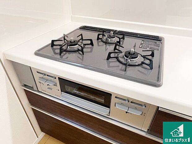 【コンロ】ダブル高火力Siセンサー付きコンロ!3口あるので、まとめて料理をする時も大活躍!