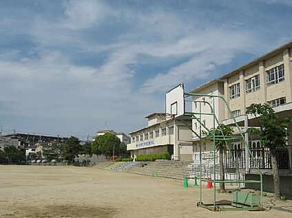 寝屋川市立第六中学校 徒歩1520m