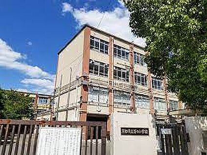 京都市立百々小学校 徒歩398m