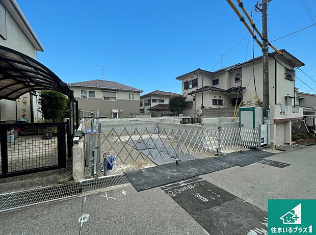 【外観】周辺は落ち着いた街並みの住宅地!子育てがしやすい住環境です!まだ未完成ですが、現地でしかわからない事もございます。是非一度ご覧ください。