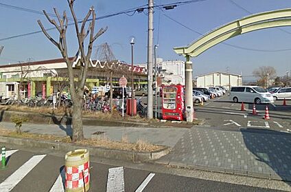 スーパー中村屋木津店 徒歩700m