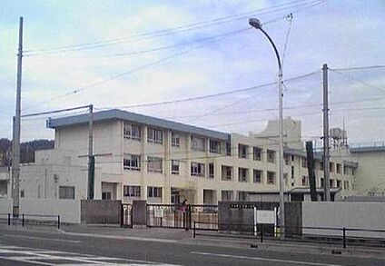 川西市立東谷小学校 徒歩227m