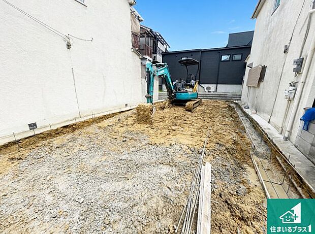 【外観】周辺は落ち着いた街並みの住宅地!子育てがしやすい住環境です!まだ未完成ですが、現地でしかわからない事もございます。是非一度ご覧ください。