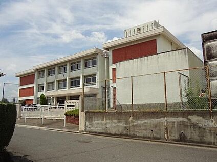 奈良市立 登美ヶ丘北中学校 徒歩500m