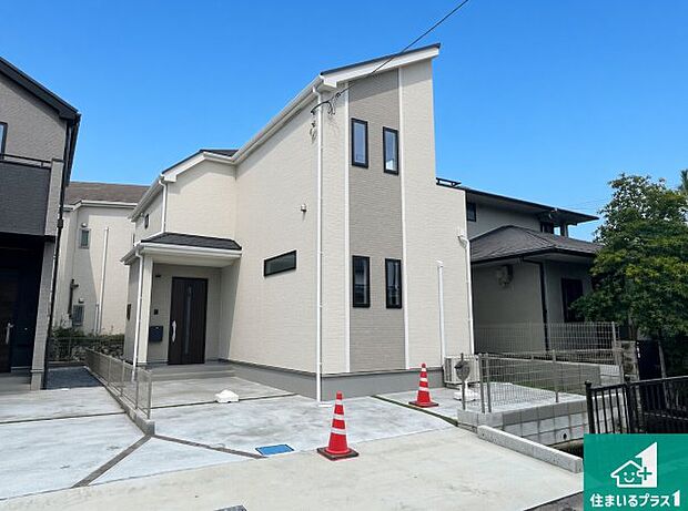 【外観】安心の10年保証!外観を美しく保ち、雨水で汚れを落とします!気になることがありましたら、お気軽にお問い合わせください!