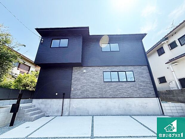 【外観】現在建築中!落ち着いた街並みで新生活を始めることが出来そう!周辺の物件も併せてご紹介させて頂きます!