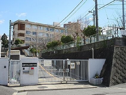 寝屋川市立宇谷小学校 徒歩500m
