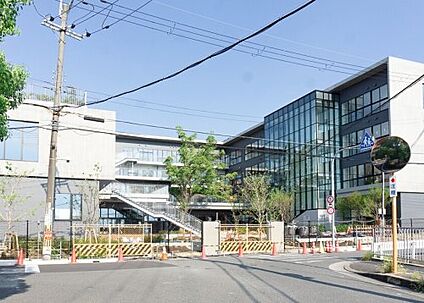 交野市立交野みらい学園 徒歩400m