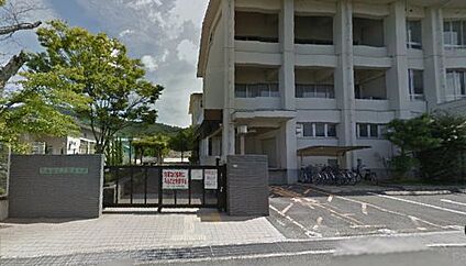 桜井市立三輪小学校 徒歩910m