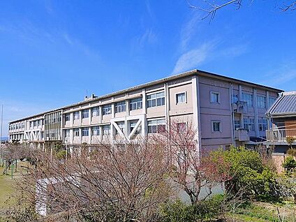 桜井市立纒向小学校 徒歩700m