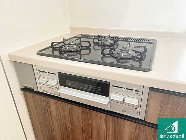 【コンロ】ダブル高火力Siセンサー付きコンロ!3口あるので、まとめて料理をする時も大活躍!