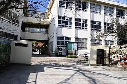 奈良市立あやめ池小学校 徒歩1700m
