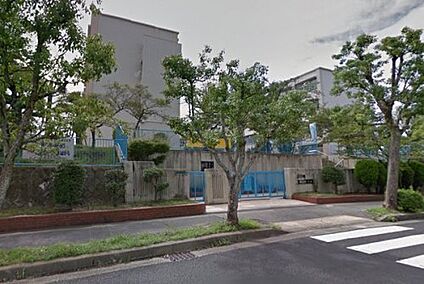 神戸市立鵯台中学校 徒歩410m