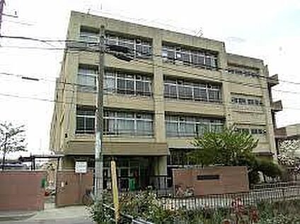 八尾市立用和小学校 徒歩378m