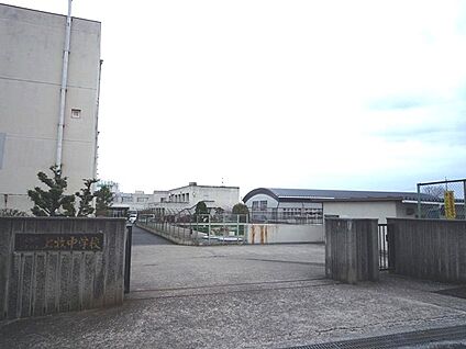 上牧町立上牧中学校 徒歩2050m