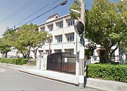 神戸市立広陵中学校 徒歩494m