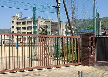 東大阪市立枚岡中学校 徒歩1200m
