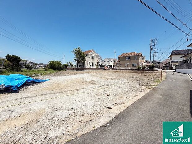 【外観】周辺は落ち着いた街並みの住宅地！子育てがしやすい住環境です！まだ未完成ですが、現地でしかわからない事もございます。是非一度ご覧ください。