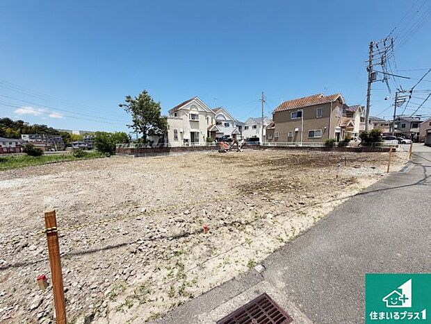 【外観】周辺は落ち着いた街並みの住宅地！子育てがしやすい住環境です！まだ未完成ですが、現地でしかわからない事もございます。是非一度ご覧ください。