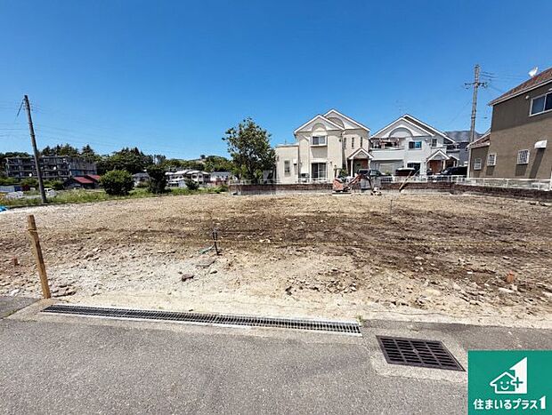 【外観】周辺は落ち着いた街並みの住宅地！子育てがしやすい住環境です！まだ未完成ですが、現地でしかわからない事もございます。是非一度ご覧ください。