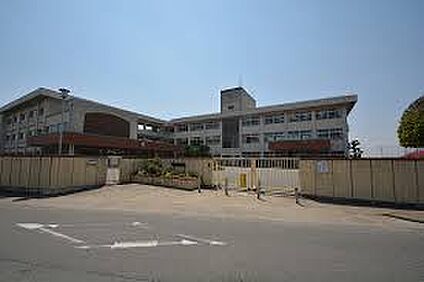 斑鳩町立斑鳩東小学校 徒歩450m
