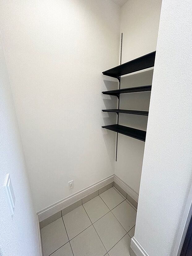 【土間収納】1号棟・玄関土間収納約0.7畳