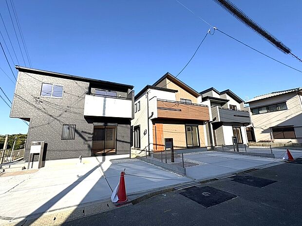 全3棟の新築分譲住宅地!南面道路で陽当たり良好♪
