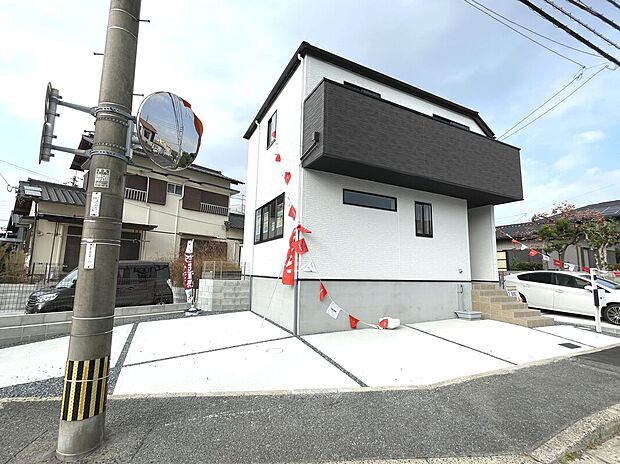 【2号棟】小学校徒歩4分・中学校徒歩7分の子育てに優しい立地！