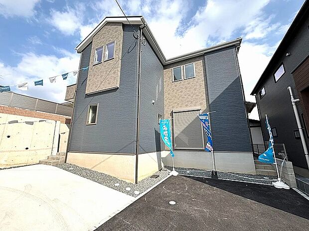 【2号棟】全棟、駐車並列2台可!