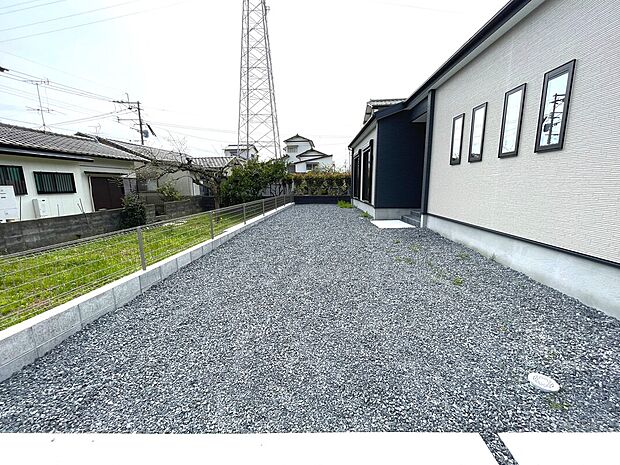 BBQも楽しめる広いお庭付き!