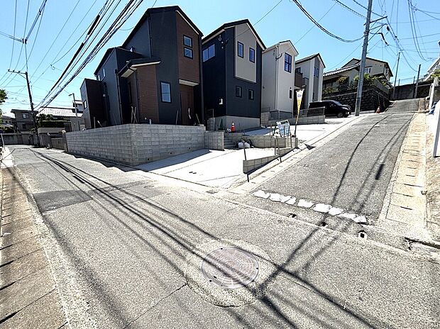 閑静な住宅街の角地！