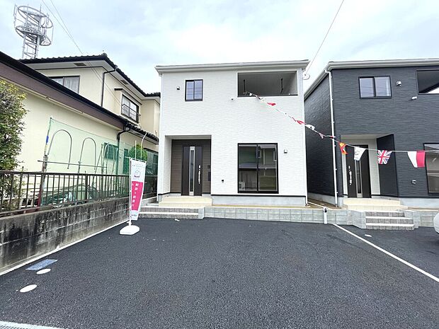 【1号棟】南東側道路で陽当たり良好！