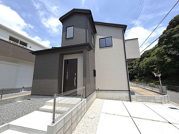 【1号棟】スタイリッシュなデザインのお洒落な外観！