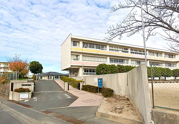 筑紫野市立二日市北小学校（約1,000m）