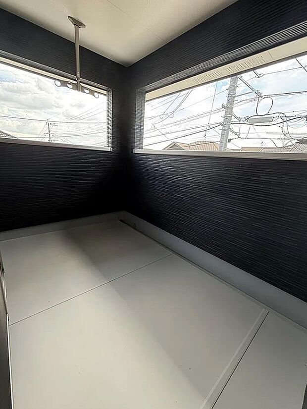 【【2号地】バルコニー】使い勝手の良い屋根付きバルコニー♪