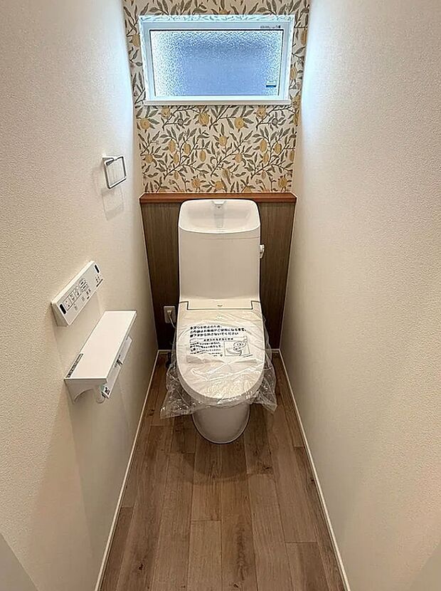 【トイレ】トイレは1階と2階にあります。