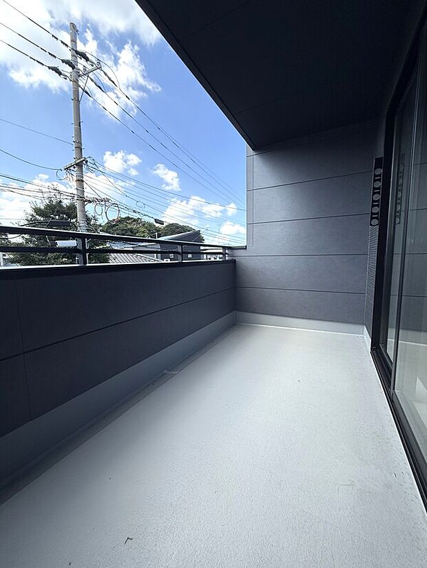 【インナーバルコニー】屋根付きで使い勝手が良いですよ♪