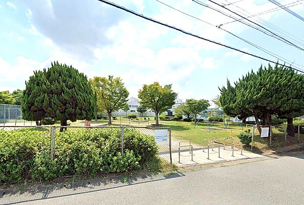 松葉谷公園（約150m）