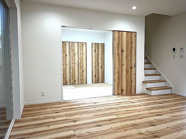 【-】リビングと和室をつなげて使うこともできます!