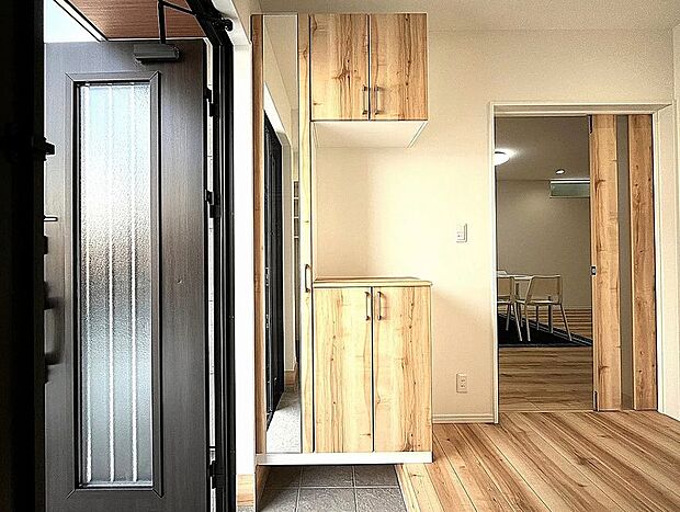 【玄関】全身ミラーでお出かけ前の身だしなみチェックもできます!