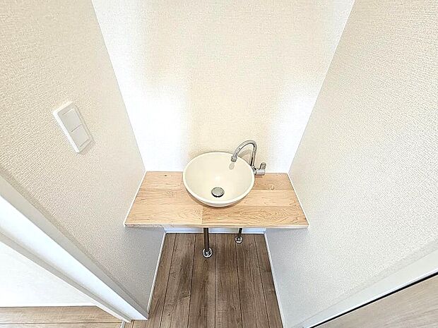 【【1号棟】手洗いカウンター】2階廊下に手洗いカウンター付きで便利！