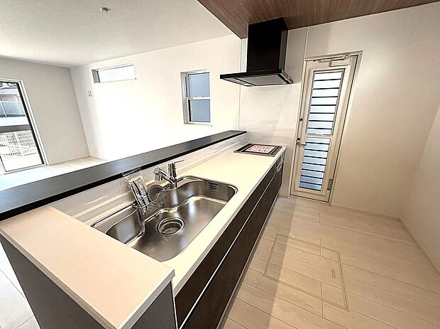 【【2号棟】キッチン】お掃除楽々、安心安全のIHクッキングヒーター♪