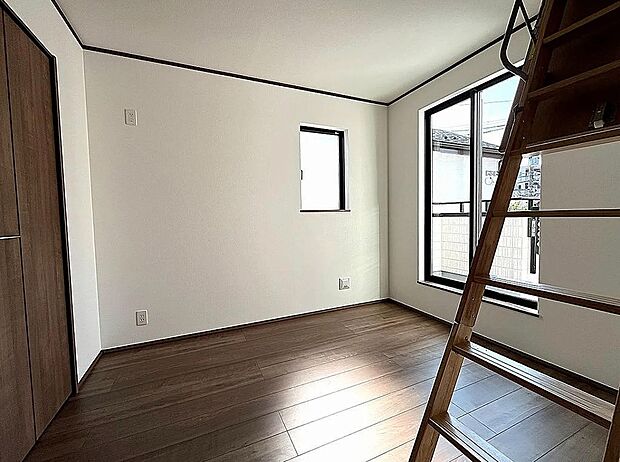 【洋室】全居室2面採光の明るい設計！