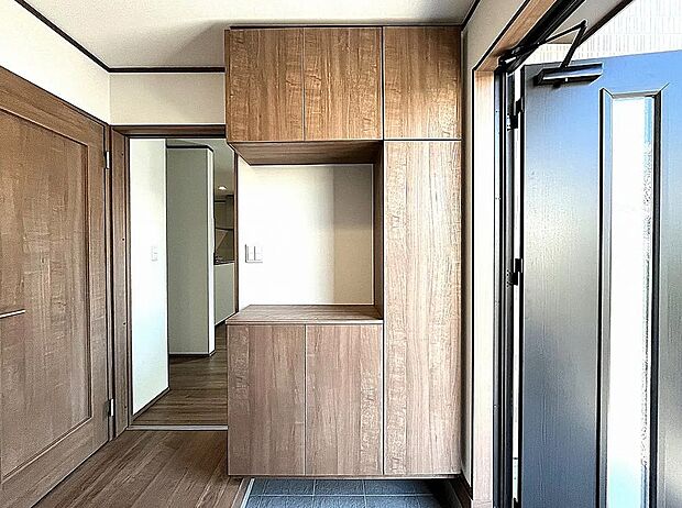 【玄関】シューズボックス付きで玄関すっきり！