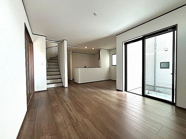 【リビング】LDK広々17帖！