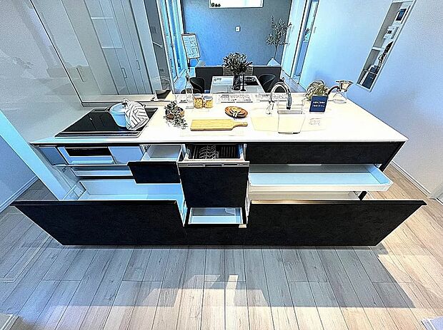 【キッチン】収納豊富で食洗機付き！お掃除楽々、安心安全のIHクッキングヒーター♪